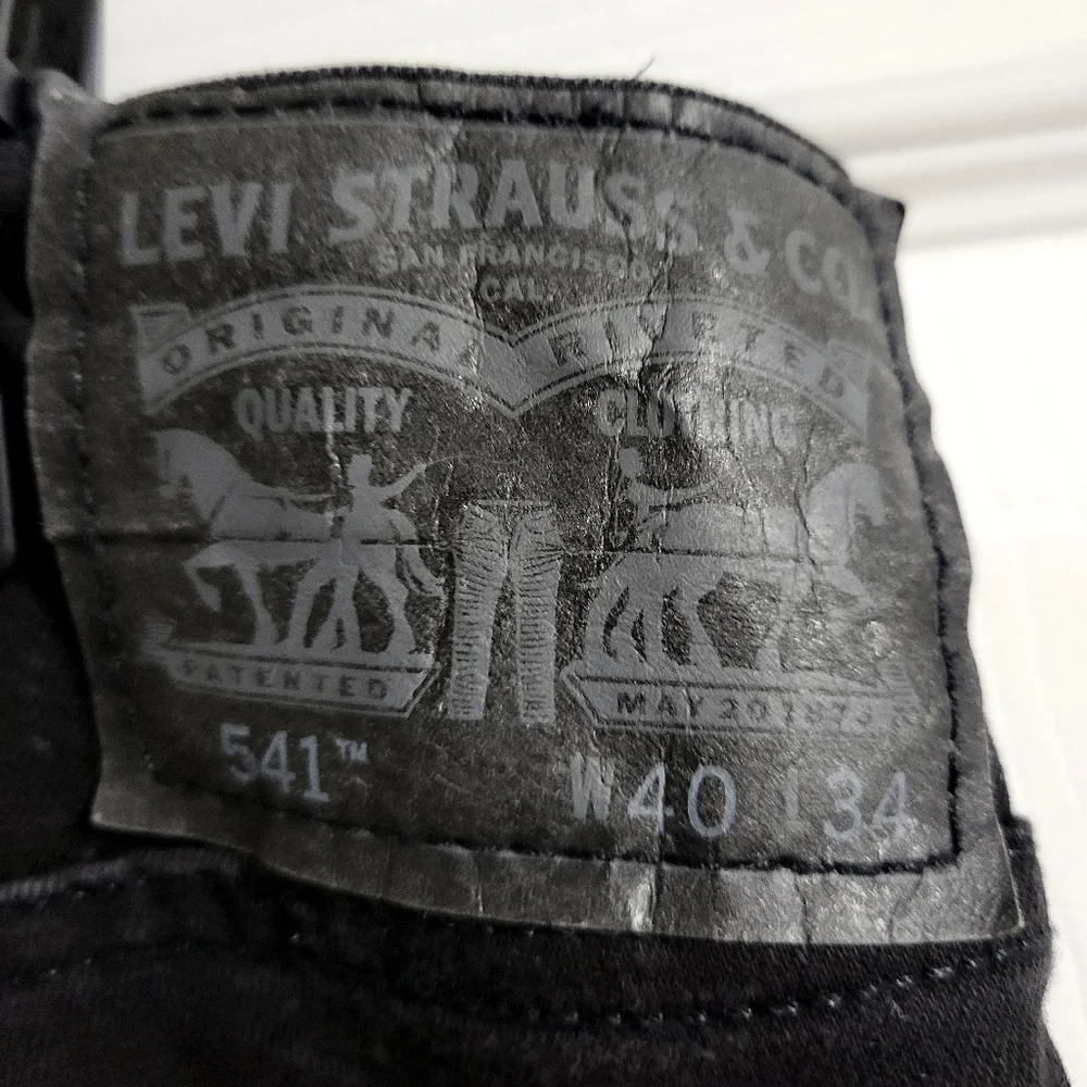 Levis levi mens